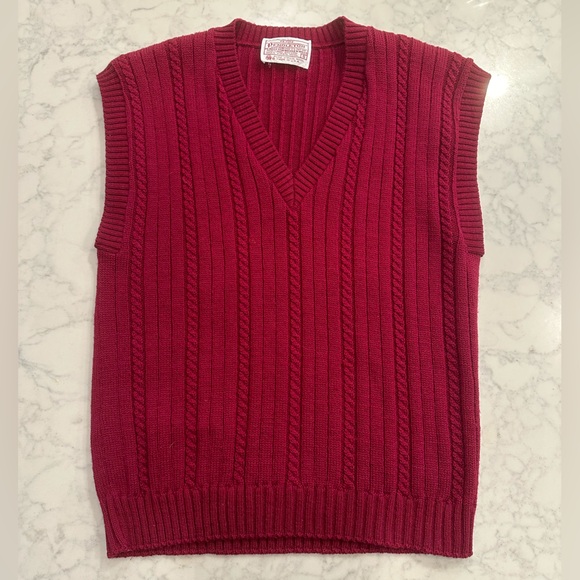 Pendleton Sweaters - Vintage Pendleton Women’s 100% Virgin Wool V-Neck Sweater Vest Petite Small Red